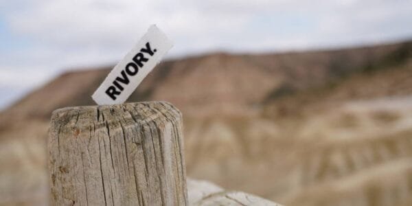 etiqueta rivory en el desierto